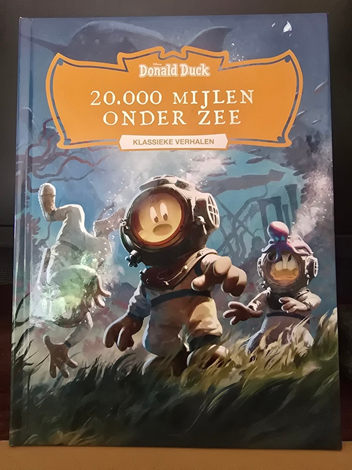 Donald Duck 20.000 Mijl Onder Zee - Klassieke Verhalen, Ophalen of Verzenden, Gelezen