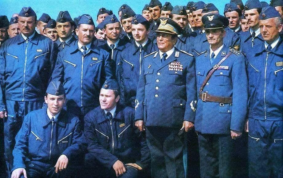 Joegoslavisch Joegoslavië Luchtmacht Kapitein Pet Officier, Ophalen of Verzenden, Luchtmacht, Overige gebieden, Overige typen
