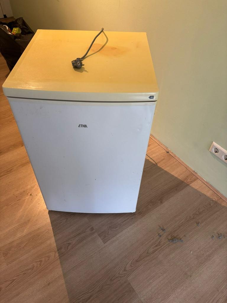 Vriezer, Witgoed en Apparatuur, Vriezers en Diepvrieskisten, Gebruikt, Vrijstaand, Vrieskast, 120 tot 140 cm, Minder dan 60 cm