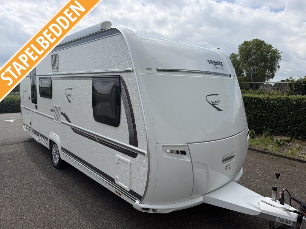 Fendt 550 SKM - Stapelbedden - Mover - Thule luifel, Caravans en Kamperen, Caravans, 1250 - 1500 kg, Tot en met 5, Schokbreker