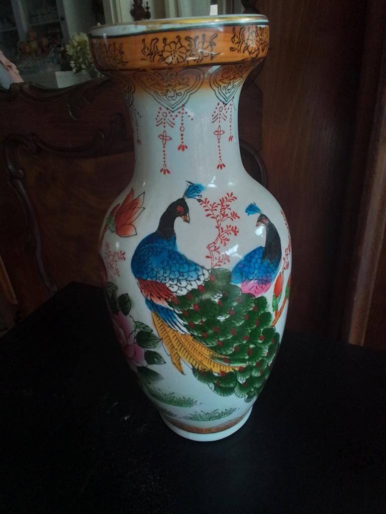 Prachtige Chinese vaas met pauwen en bloemen, 33 cm hoog, Ophalen of Verzenden