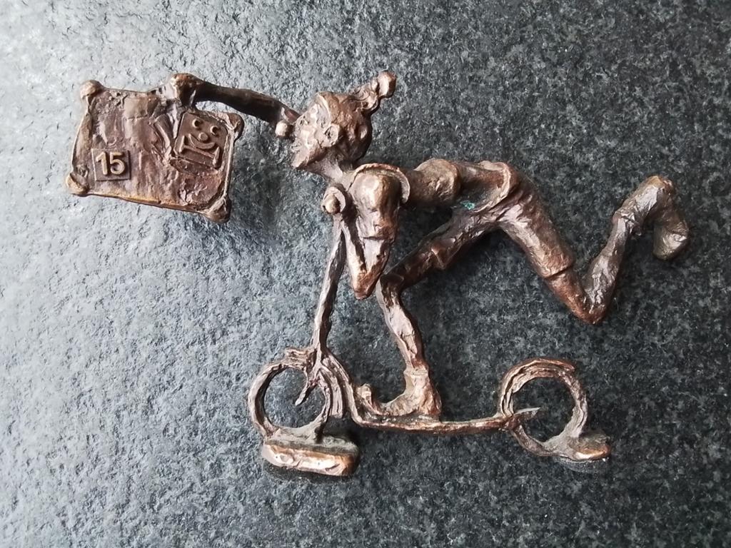 Bronzen beeldje B. V.d. Houdt, Ophalen of Verzenden, Zo goed als nieuw, Mens