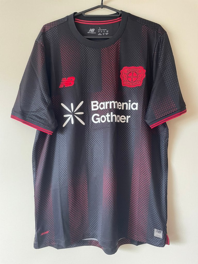 Bayer Leverkusen 04 New Balance Voetbalshirt Maat L 25/26, Maat 52/54 (L), New Balance, Zwart, Ophalen of Verzenden