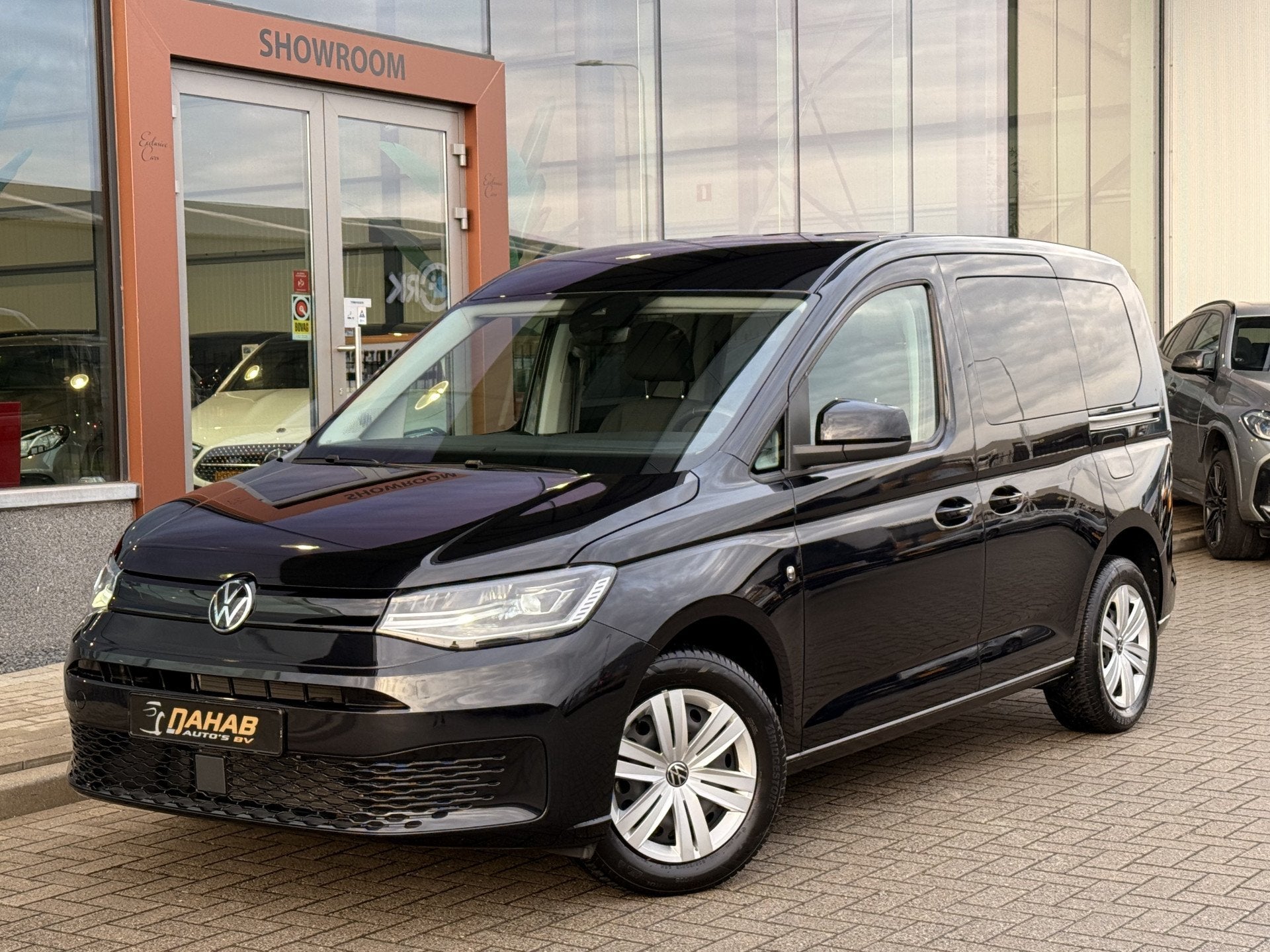 Volkswagen Caddy 1.5 TSI 5p DSG | Stoelverwarming | Voorruit, Overige modellen, 4 cilinders, 116 pk, Zwart