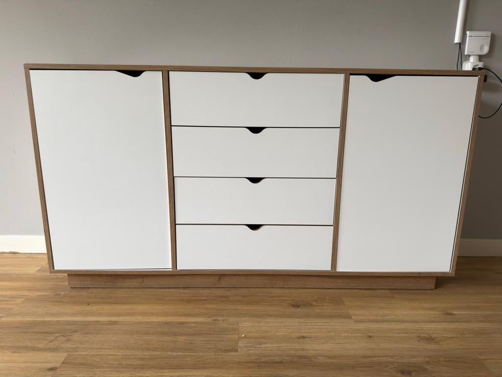 JYSK Sideboard MAMMEN - Wit met eikenrand, 2 deuren, 4 lades, Ophalen, Gebruikt, Mdf, 200 tot 250 cm