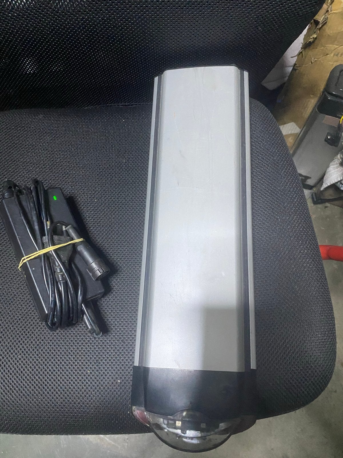 Gazelle fietsaccu met oplader - Nieuw type, Gebruikt