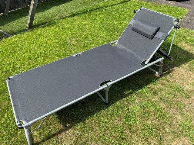 Opvouwbaar ligbed met zonnescherm en kussen, Caravans en Kamperen, Ophalen, Zo goed als nieuw, Overige