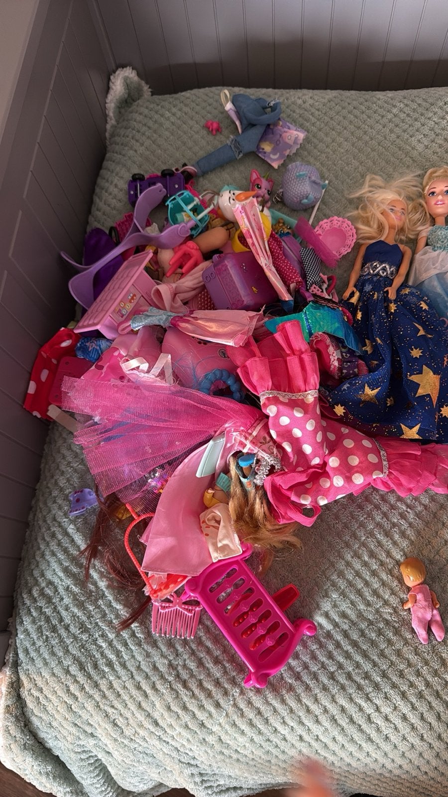 Foto 4 van Grote Barbie collectie met droomkast en accessoires