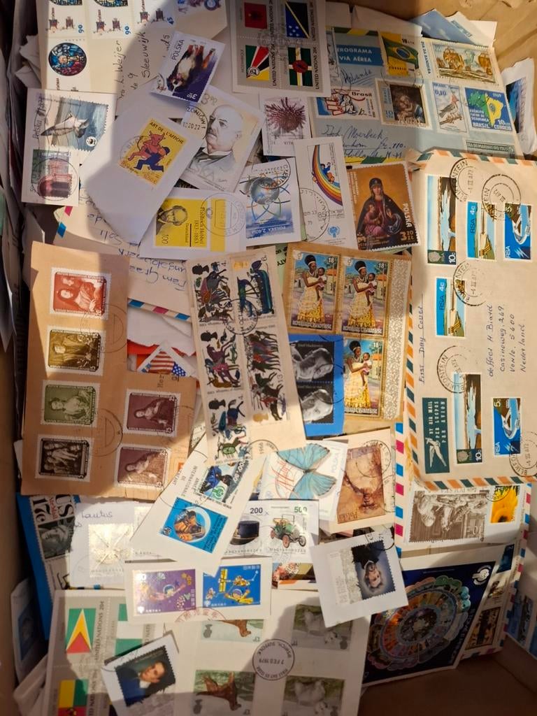 TOP DOOS KILOWAAR WERELD. 15 Kilo +, Postzegels en Munten, Postzegels | Volle albums en Verzamelingen, Ophalen of Verzenden, Buitenland