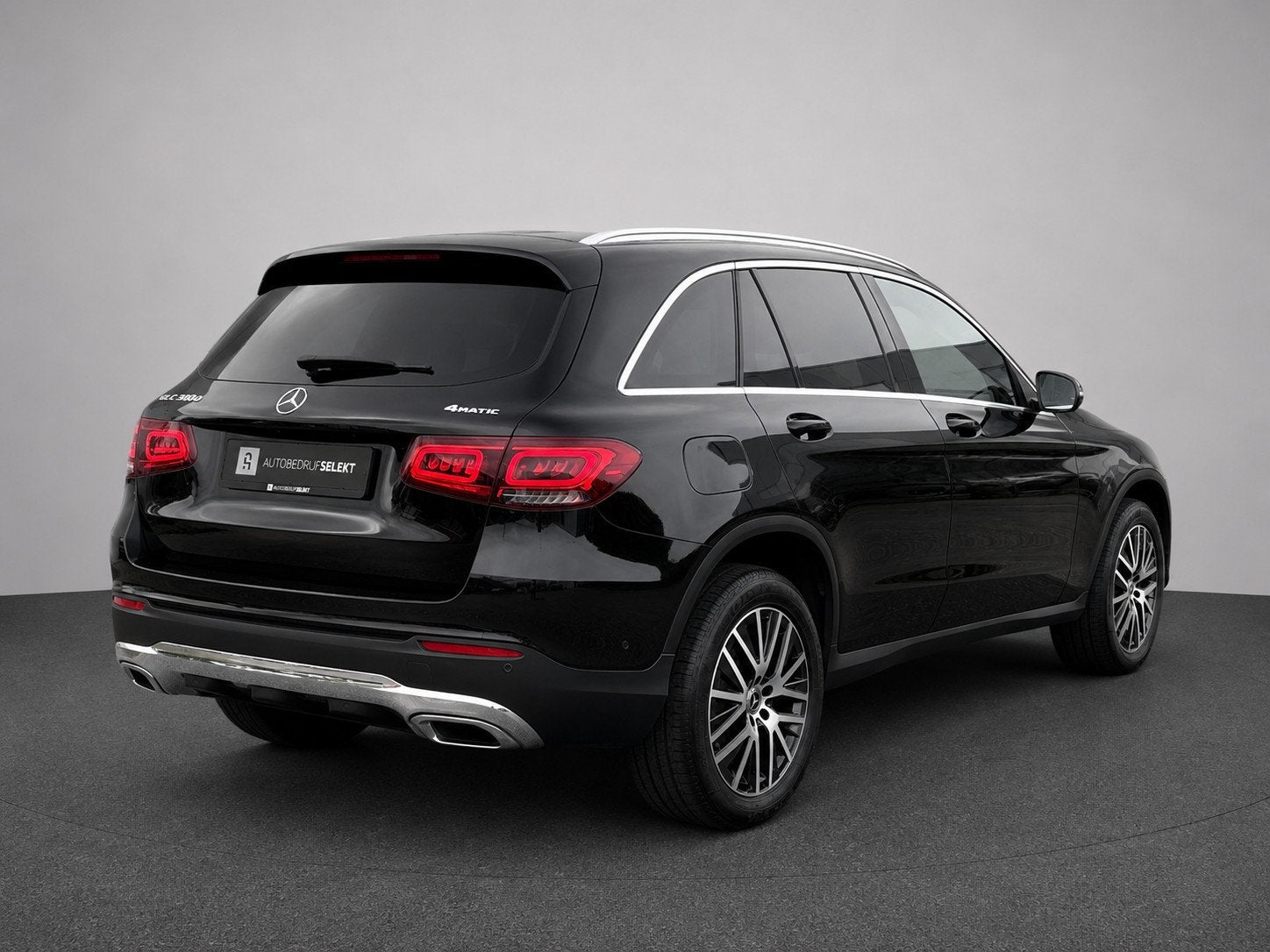 Mercedes-Benz GLC-klasse 300e 4MATIC AMG | Multibeam | Virtu, Automaat, Dealer onderhouden, Gebruikt, 4 cilinders