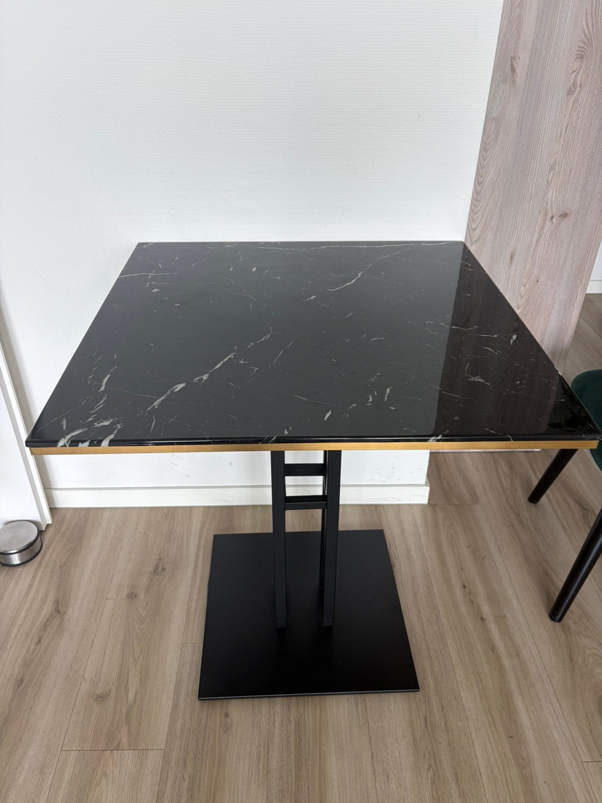 Te koop: Compacte/Massieve Eettafel (max 4 pers)!, Ophalen, Zo goed als nieuw, Rechthoekig, 50 tot 100 cm