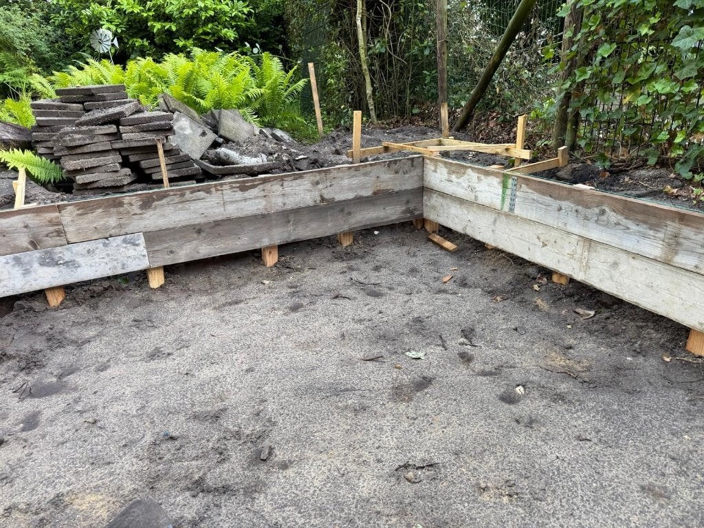 Steiger hout voor bekisting + bekisting palen, Ophalen, Gebruikt, 25 tot 50 mm, 200 tot 250 cm