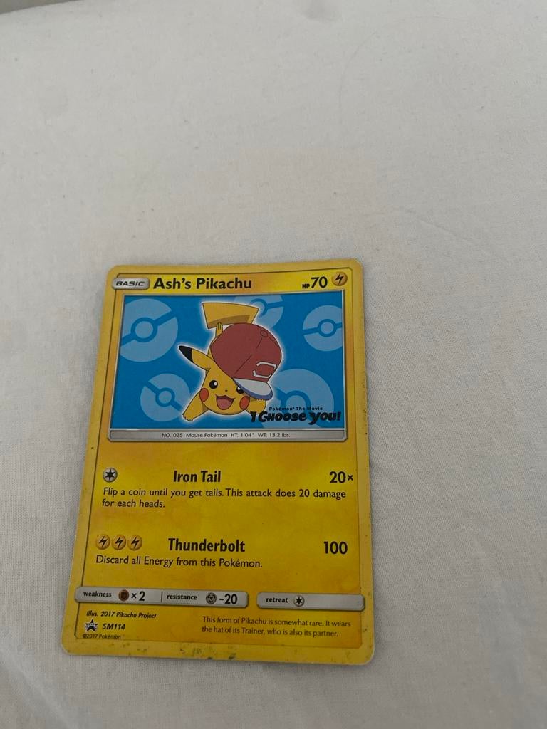 Ash's Pikachu SM114 Promo Pokémon Kaart, Hobby en Vrije tijd, Verzamelkaartspellen | Pokémon, Ophalen, Gebruikt, Losse kaart
