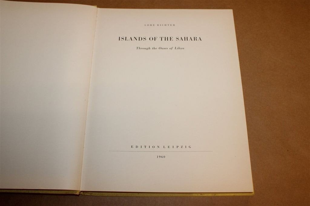 Islands of the Sahara — Vintage Fotoboek Oasen in Libië 1960, Ophalen of Verzenden, Gelezen, Europa