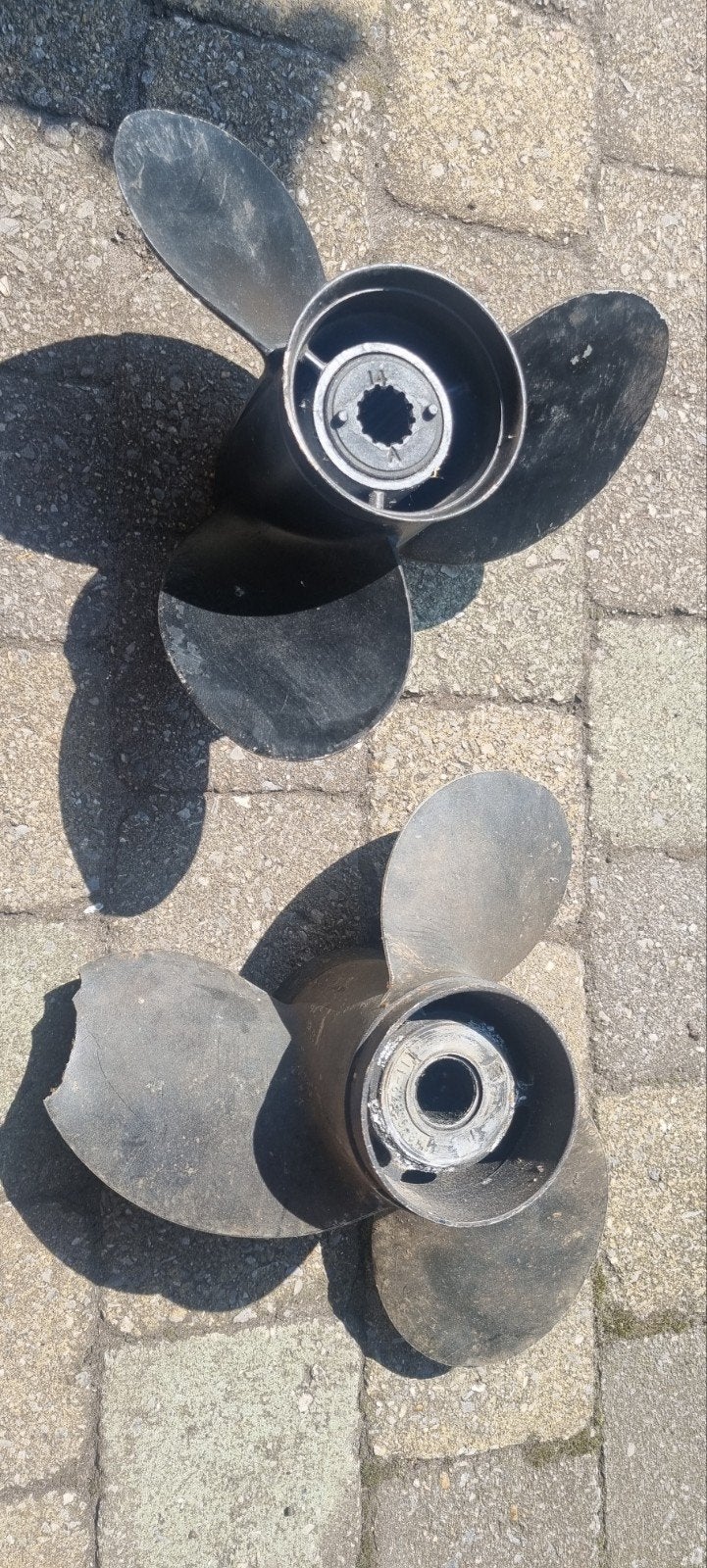 2x Schroef Mercury 50pk blauw band (1 beschadigd), Ophalen of Verzenden, Gebruikt, Motor en Techniek