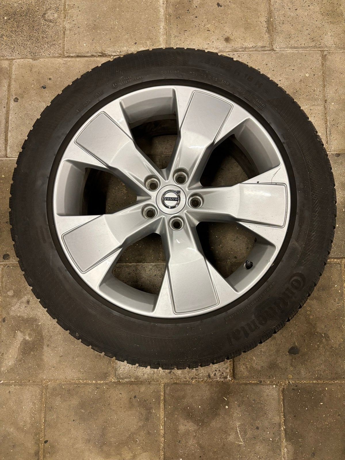 Volvo xc40 velgen met winterbanden- 235/55 R18, Ophalen, 18 inch, Gebruikt, Banden en Velgen