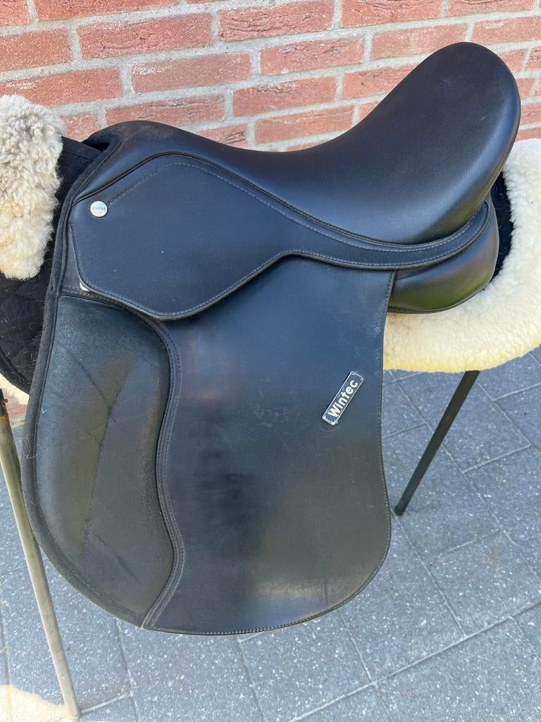 Wintec 15 inch veelzijdigheidszadel, Dieren en Toebehoren, Paarden en Pony's | Zadels, ., Ophalen of Verzenden, Zo goed als nieuw