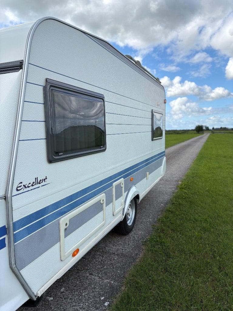Hobby 450 Excellent, bouwjaar 2002, Caravans en Kamperen, Kachel, Rondzit, Hobby, Dwarsbed
