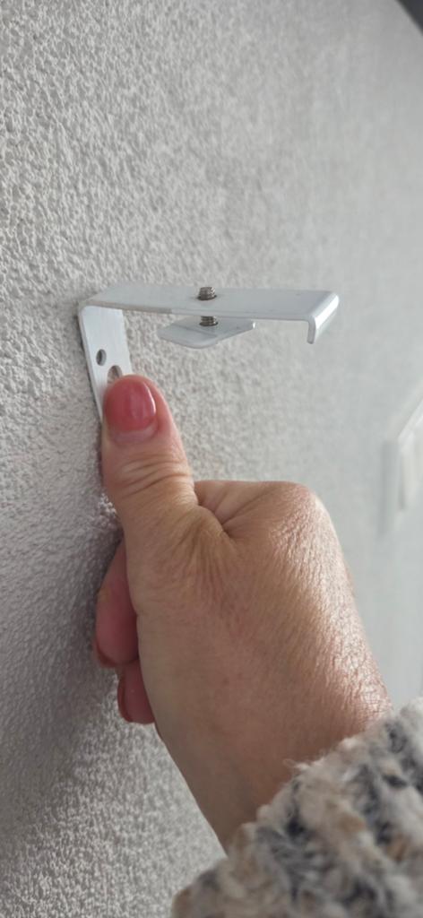 Beugel voor ophangen gordijnrail., Ophalen of Verzenden, Minder dan 100 cm