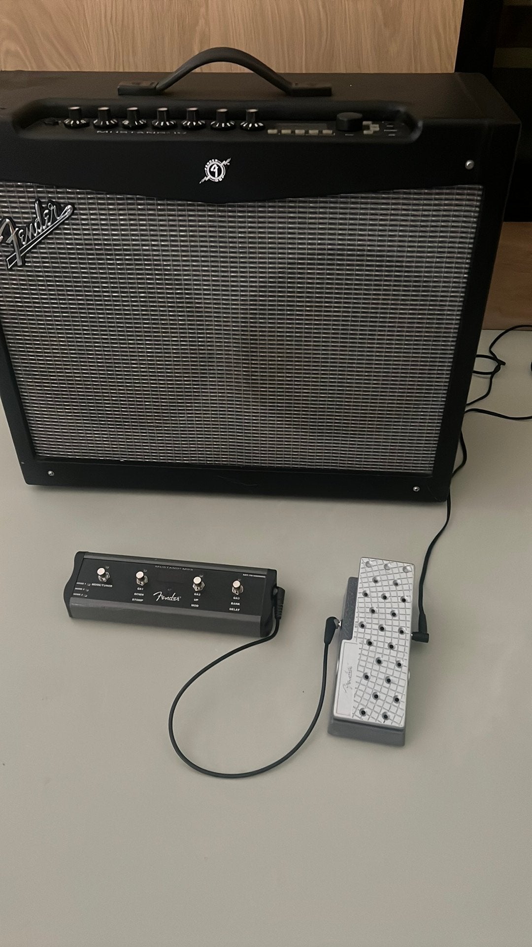 Fender Mustang 4, Ophalen, Zo goed als nieuw, 100 watt of meer
