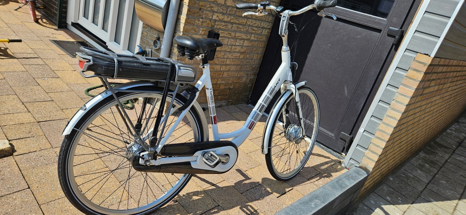 Nette Giant elektrische fiets met defecte accu, Ophalen