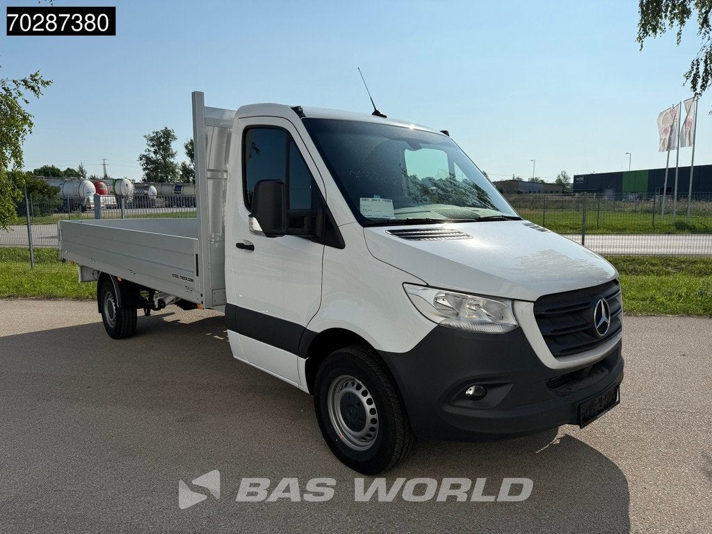 Mercedes Sprinter 317 CDI Open Laadbak Airco Cruise MBUX Car, Auto's, Bestelauto's, Stof, Euro 6, 4 cilinders, Multifunctioneel stuurwiel