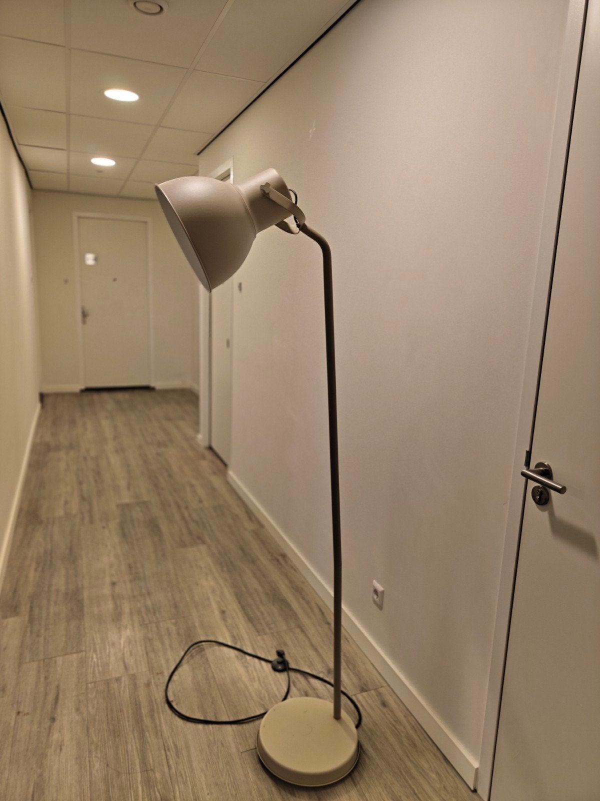 IKEA vloerlamp – Verstelbare staande lamp – Beige, Ophalen of Verzenden, Zo goed als nieuw, 150 tot 200 cm