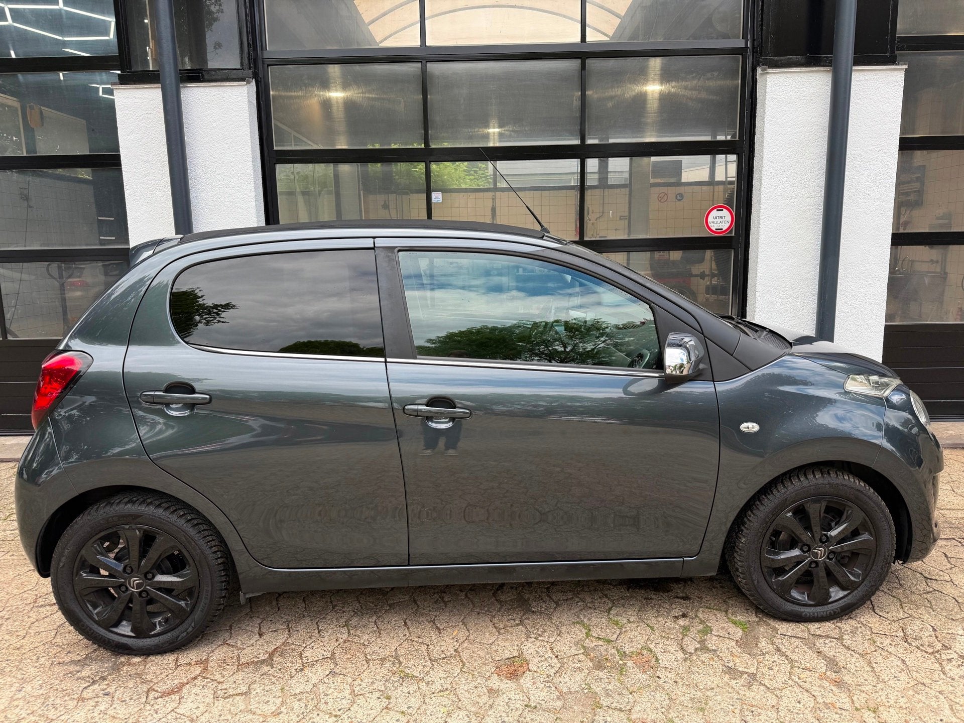 Citroen C1 1.2 PureTech Shine*Leer*Pdc*Clima*NAV*Camera*, Voorwielaandrijving, Gebruikt, 1199 cc, 840 kg