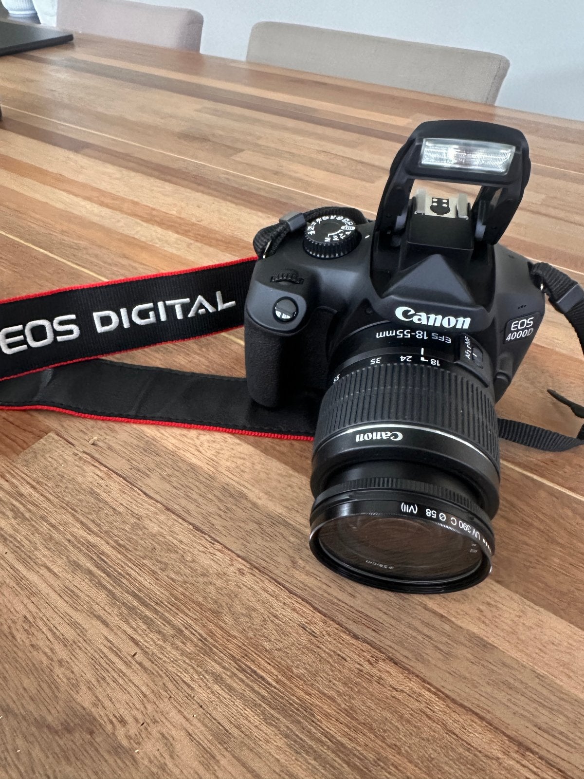 Canon EOS 4000D Spiegelreflexcamera met EF-S 18-55mm lens, Audio, Tv en Foto, Ingebouwde flitser, Spiegelreflex, Canon, Ophalen of Verzenden
