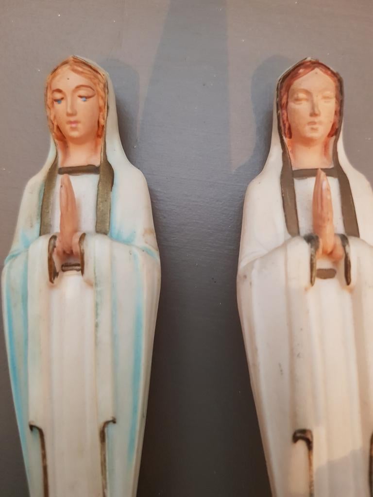 Antieke Maria beeldjes
Onze Lieve Vrouw van Lourdes
Missen k, Antiek en Kunst, Antiek | Religie, Ophalen of Verzenden