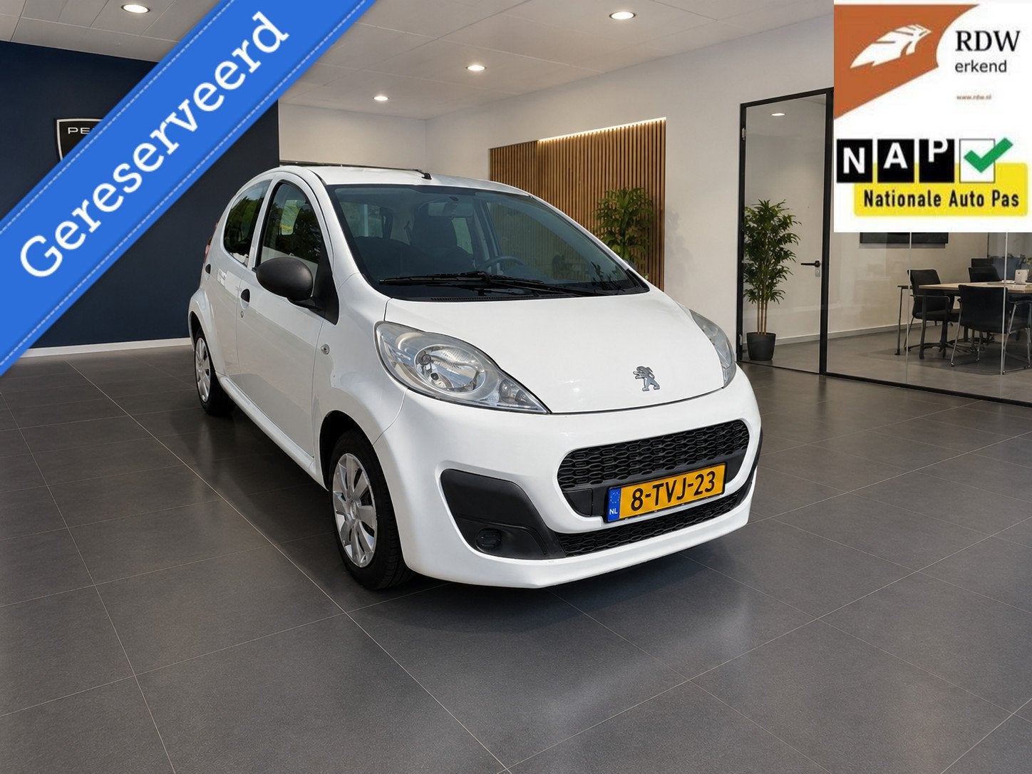 Peugeot 107 1.0 Accent 2014 69dkm NAP FACELIFT Airco/Carplay, Euro 5, Gebruikt, Origineel Nederlands, Bedrijf