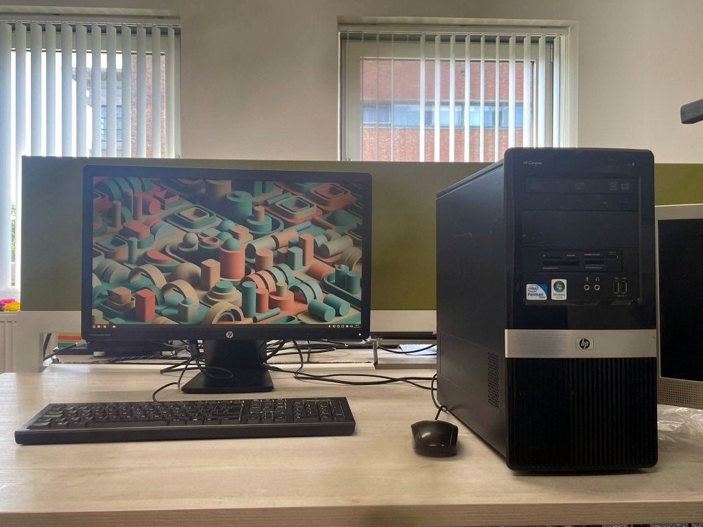 Duo-bureau's/vergadertafel GRATIS af te halen wo 30 sep, Ophalen, Gebruikt, Spaanplaat of MDF, Overige merken