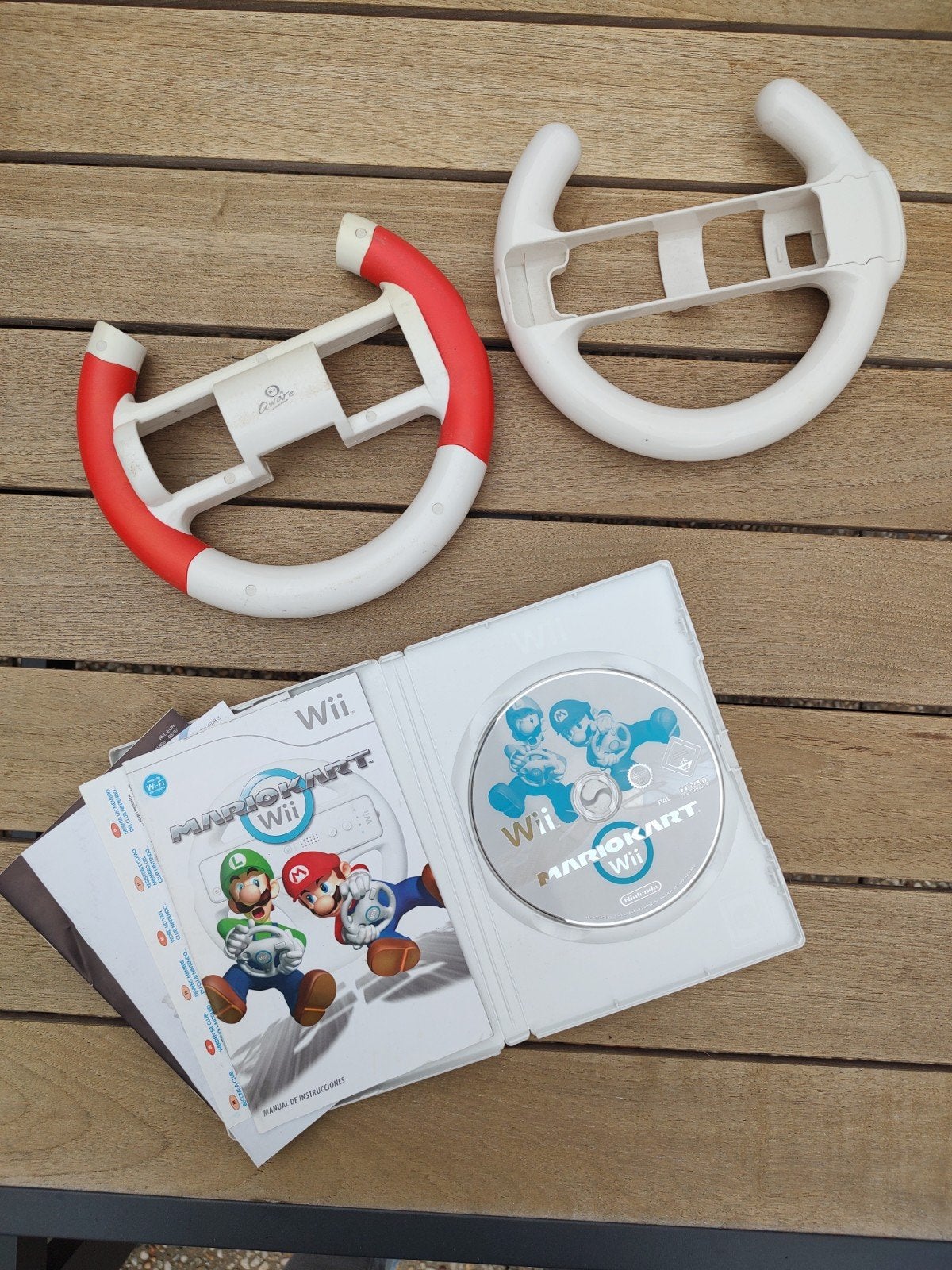 Wii Mario Kart Wii met 2 stuurwielen en spel, Ophalen of Verzenden, Gebruikt, Racen en Vliegen, Vanaf 3 jaar