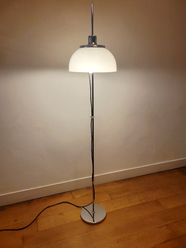 Vintage Faro vloerlamp van Harvey Guzzini, Huis en Inrichting, Lampen | Vloerlampen, Gebruikt, Vintage design, Mid Century modern, Space age