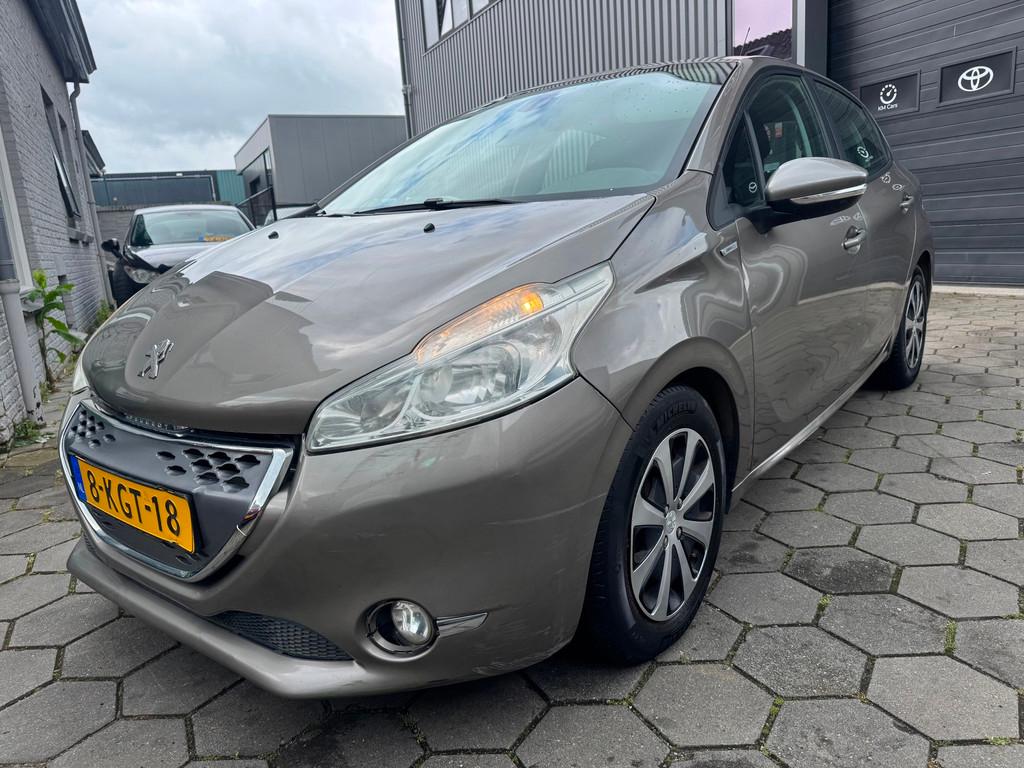 Peugeot 208 1.4 e-HDi Active - Automaat - Airco/Clima - Navi, Euro 5, Stof, 4 cilinders, 96 €/maand