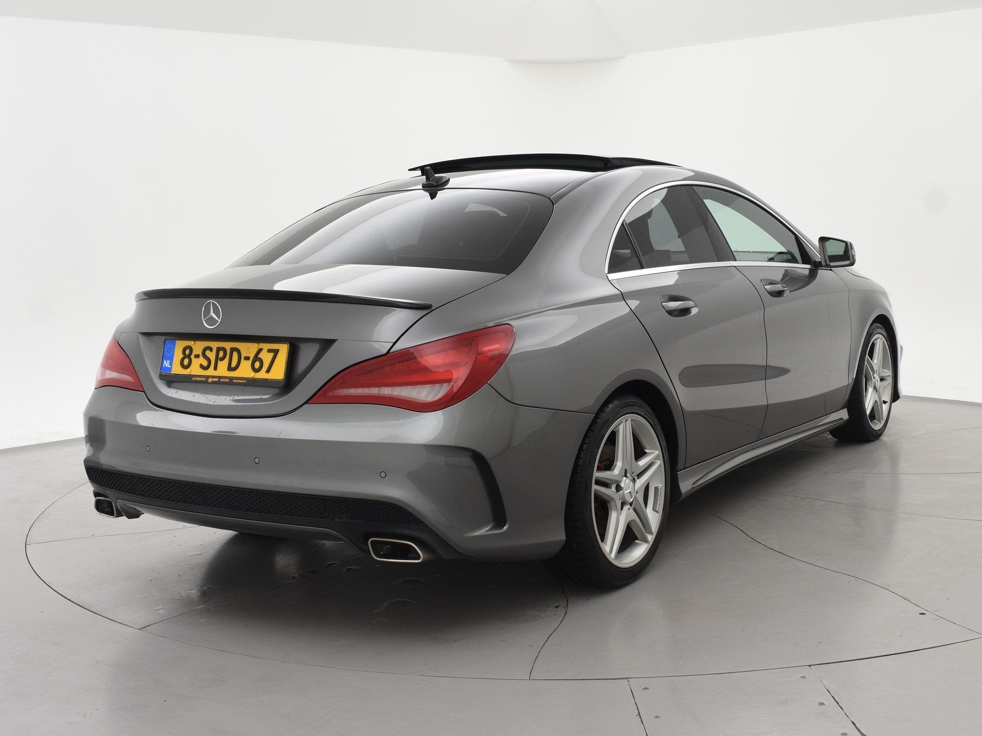 Mercedes-Benz CLA-klasse 200 AMG-LINE AUT7. + PANORAMA | CAM, Auto's, Mercedes-Benz, Stof, Gebruikt, Euro 6, 715 kg