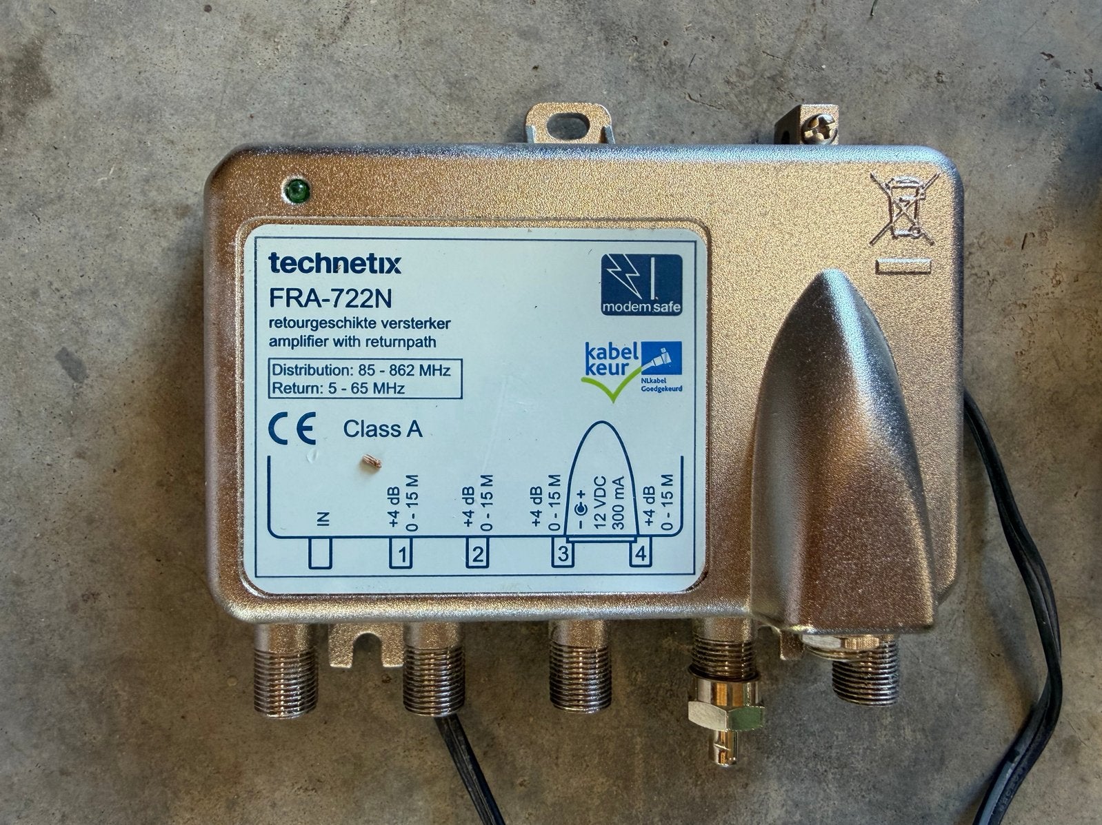 Technetix FRA-722N Antenneversterker met 4 uitgangen, Ophalen, Gebruikt, Toebehoren