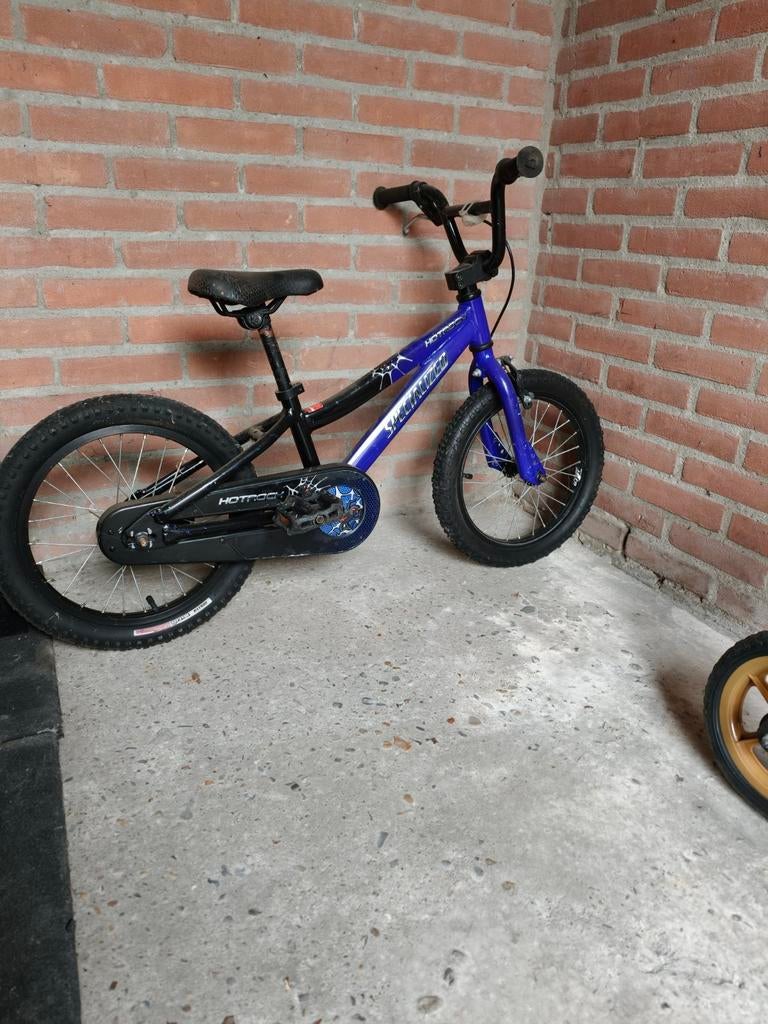 Kinderfietsen: Specialized Hotrock en loopfiets, Fietsen en Brommers, Fietsen | Kinderfietsjes, Ophalen of Verzenden, Gebruikt
