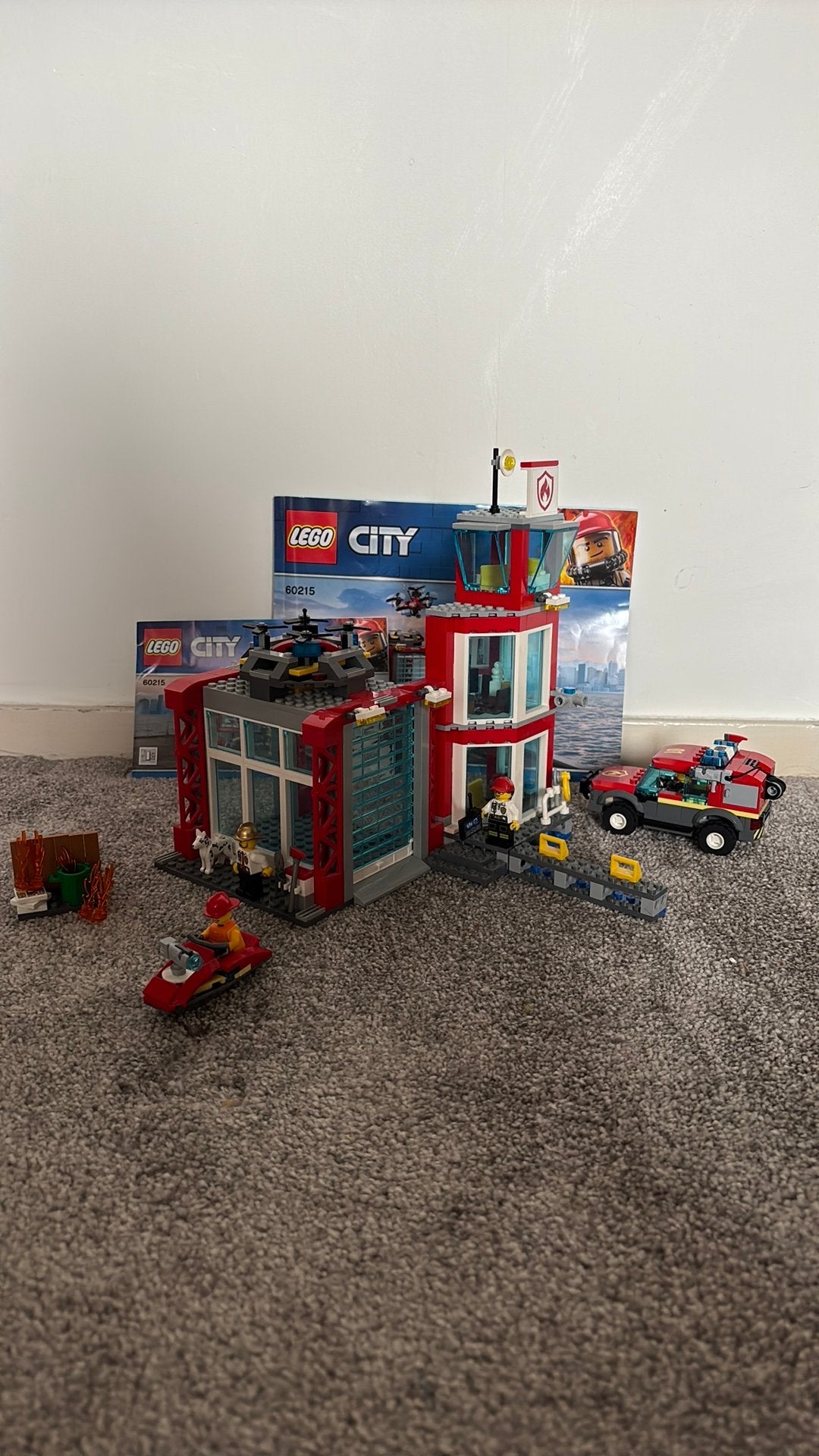 LEGO City Brandweerkazerne 60215 - Compleet, Ophalen, City, Zo goed als nieuw, Complete set