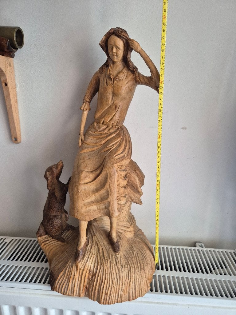 Houten beeld vrouw met hond, Antiek en Kunst, Kunst | Beelden en Houtsnijwerken, Ophalen of Verzenden