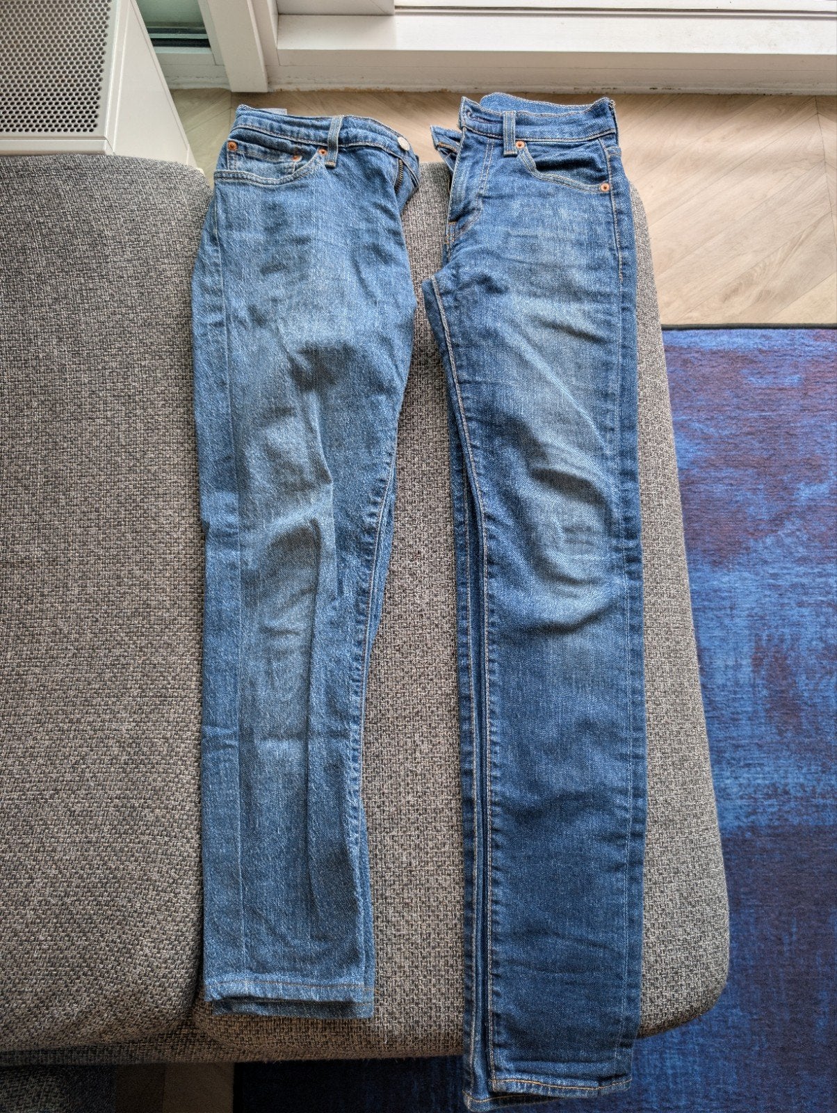 Twee blauwe Levi's Premium spijkerbroeken, maat W28-W29, Ophalen of Verzenden, Gedragen, Blauw