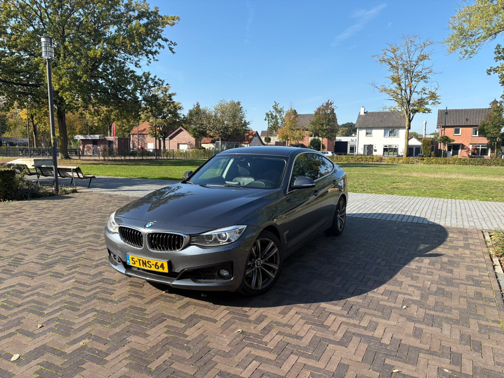 BMW 3-Serie GT 328I Aut8 2014 Grijs, Auto's, Automaat, 745 kg, 4 cilinders, 75 €/maand