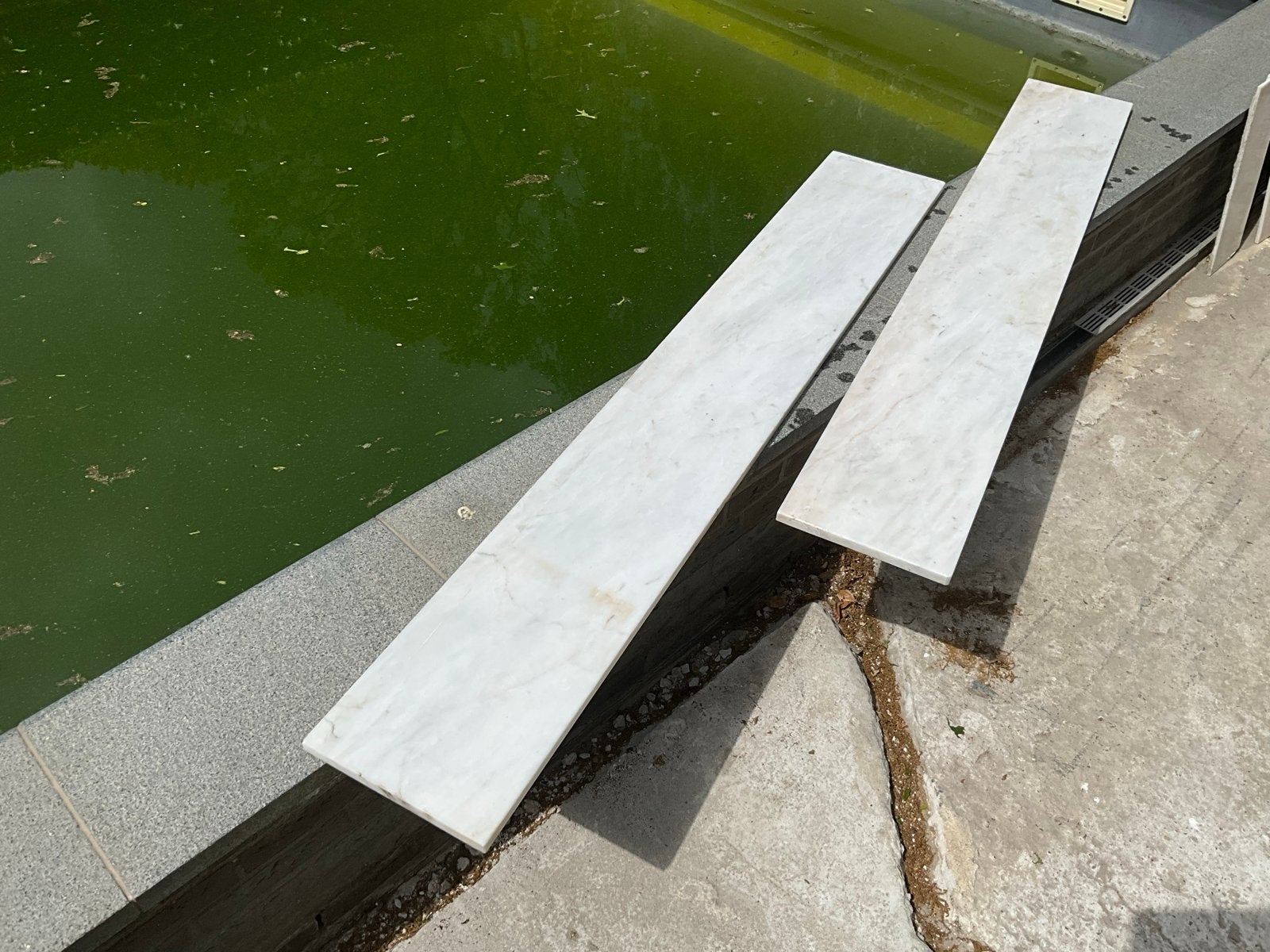 Wit geaderd marmer platen en tegels.  (Natuursteen), Ophalen, 60 cm of meer, Gebruikt, Overige typen