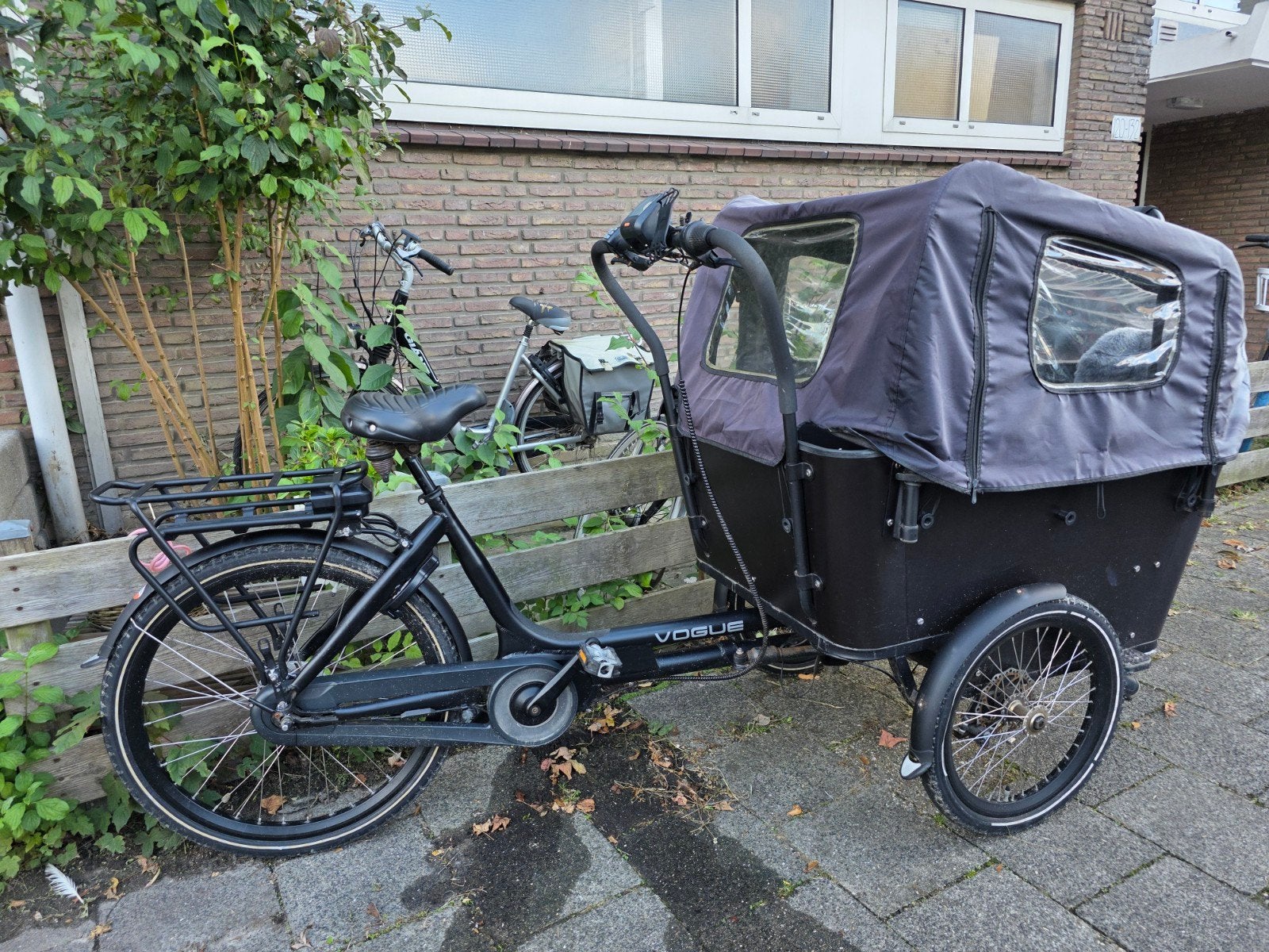 Elektrische bakfiets, Fietsen en Brommers, Ophalen, Zo goed als nieuw, 4 kinderen of meer