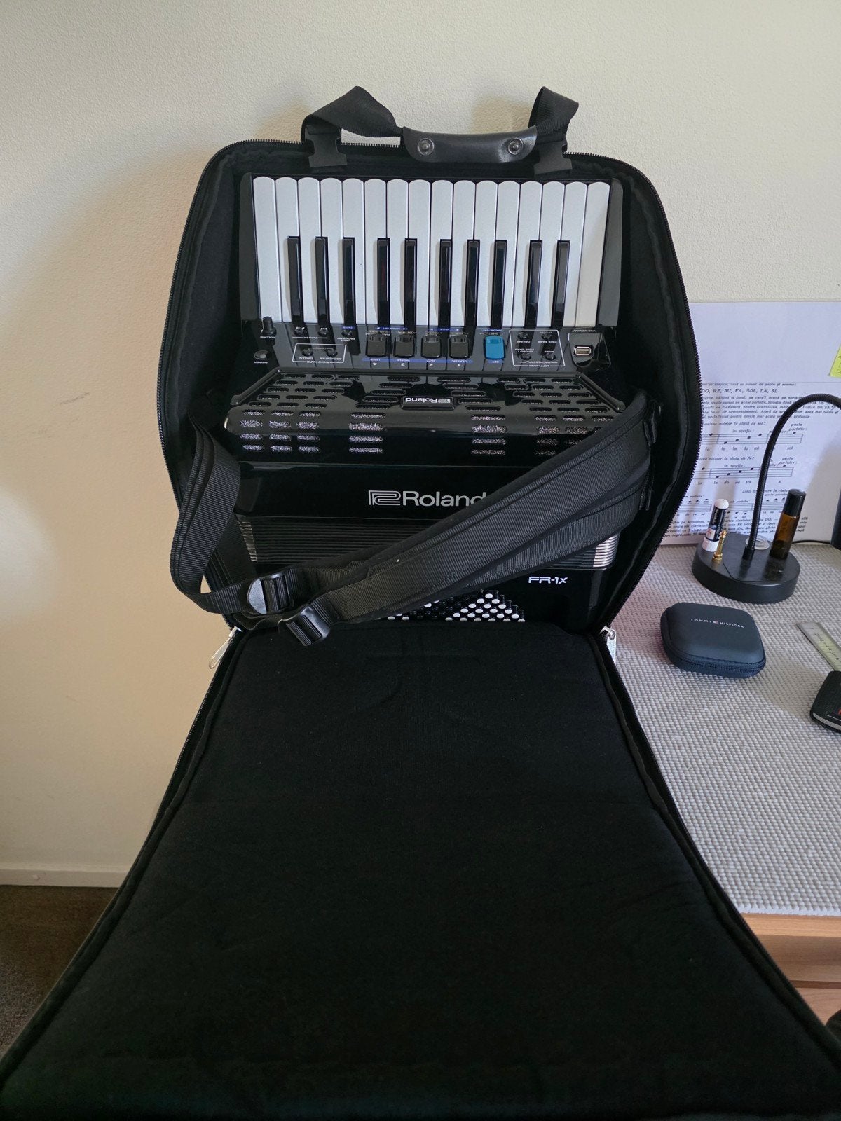 Roland V/Accordeons!!!, Muziek en Instrumenten, 72-bas, Met koffer, Toetsaccordeon, Zo goed als nieuw