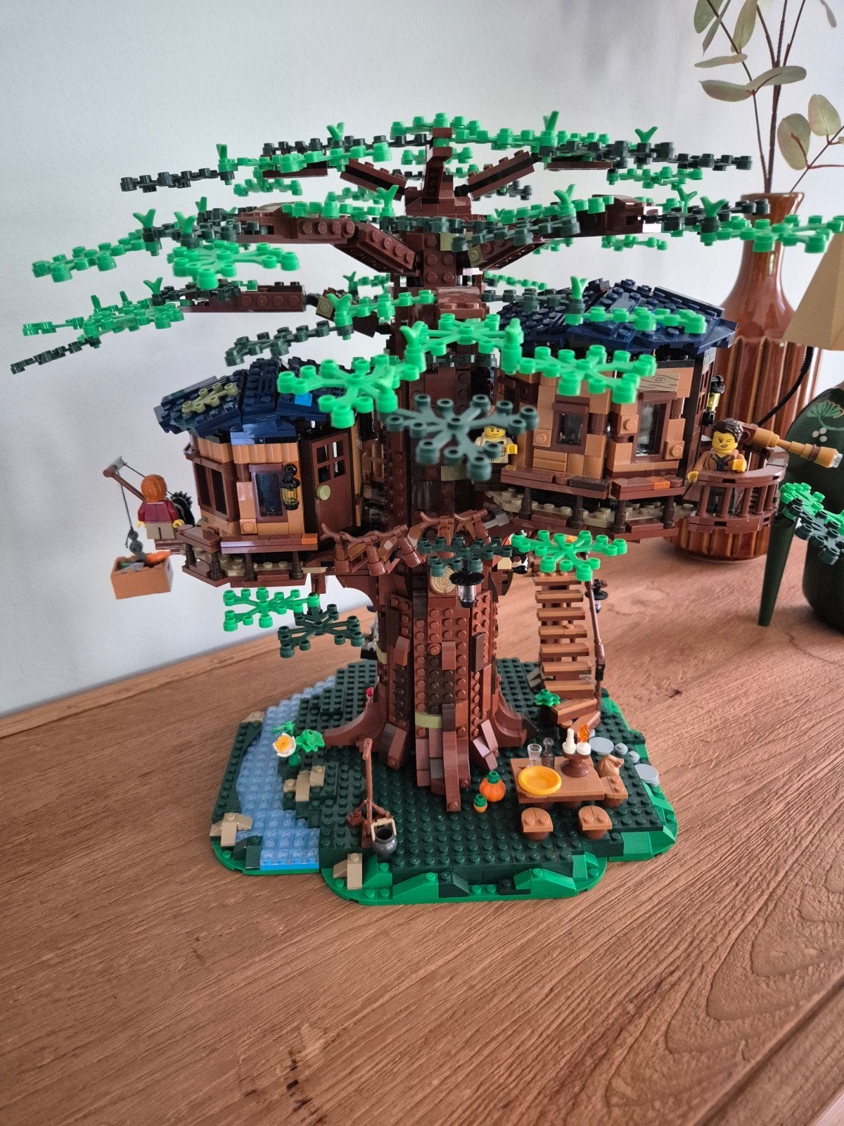 Als nieuw: Lego ideas boomhut 21318, Kinderen en Baby's, Speelgoed | Duplo en Lego, Zo goed als nieuw, Lego, Complete set, Compleet
