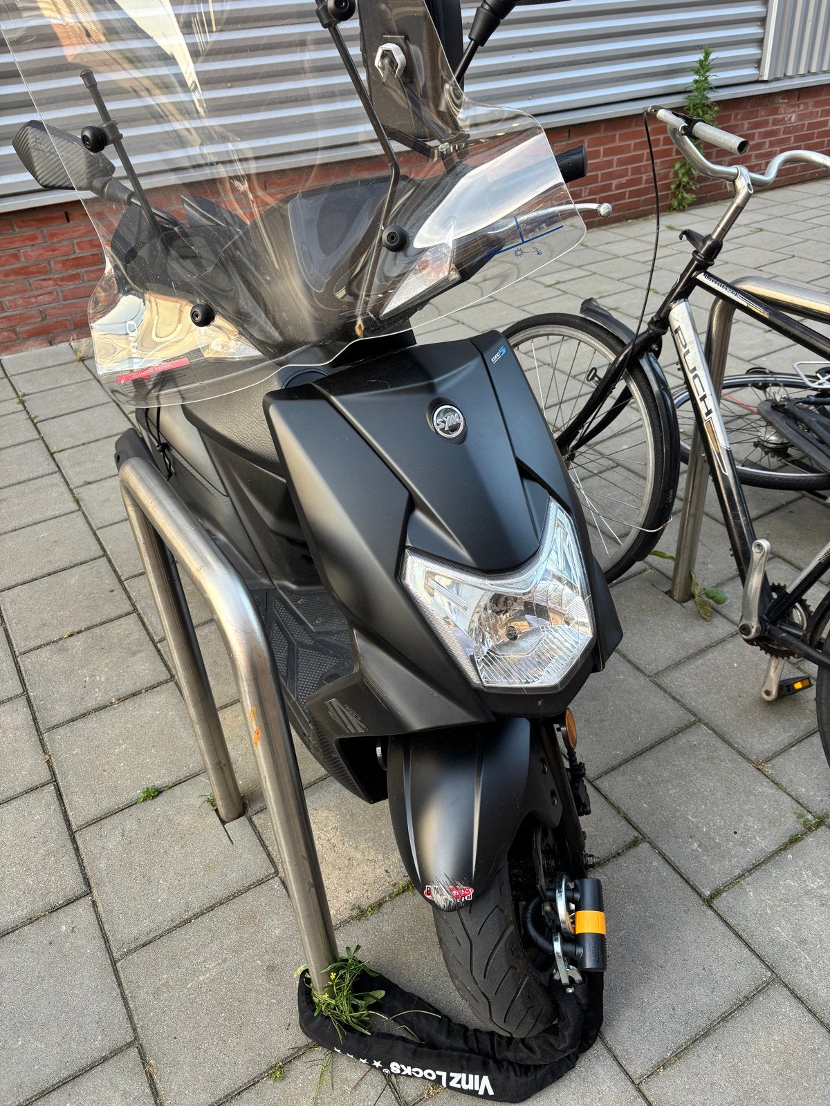 SYM Orbit III Scooter 2024 - Zwart, Goed Onderhouden, Ophalen, Gebruikt, Maximaal 45 km/u, Benzine