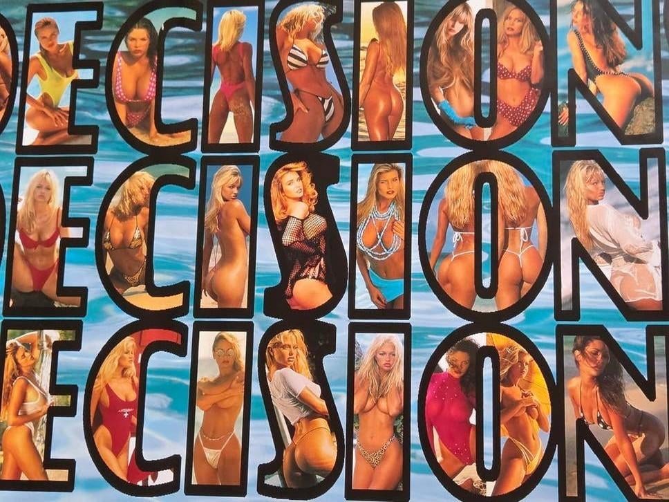 'Decisions' Poster met Bikini Modellen / Babes - 91x61cm, Rechthoekig Liggend, Ophalen of Verzenden, Zo goed als nieuw, A1 t/m A3