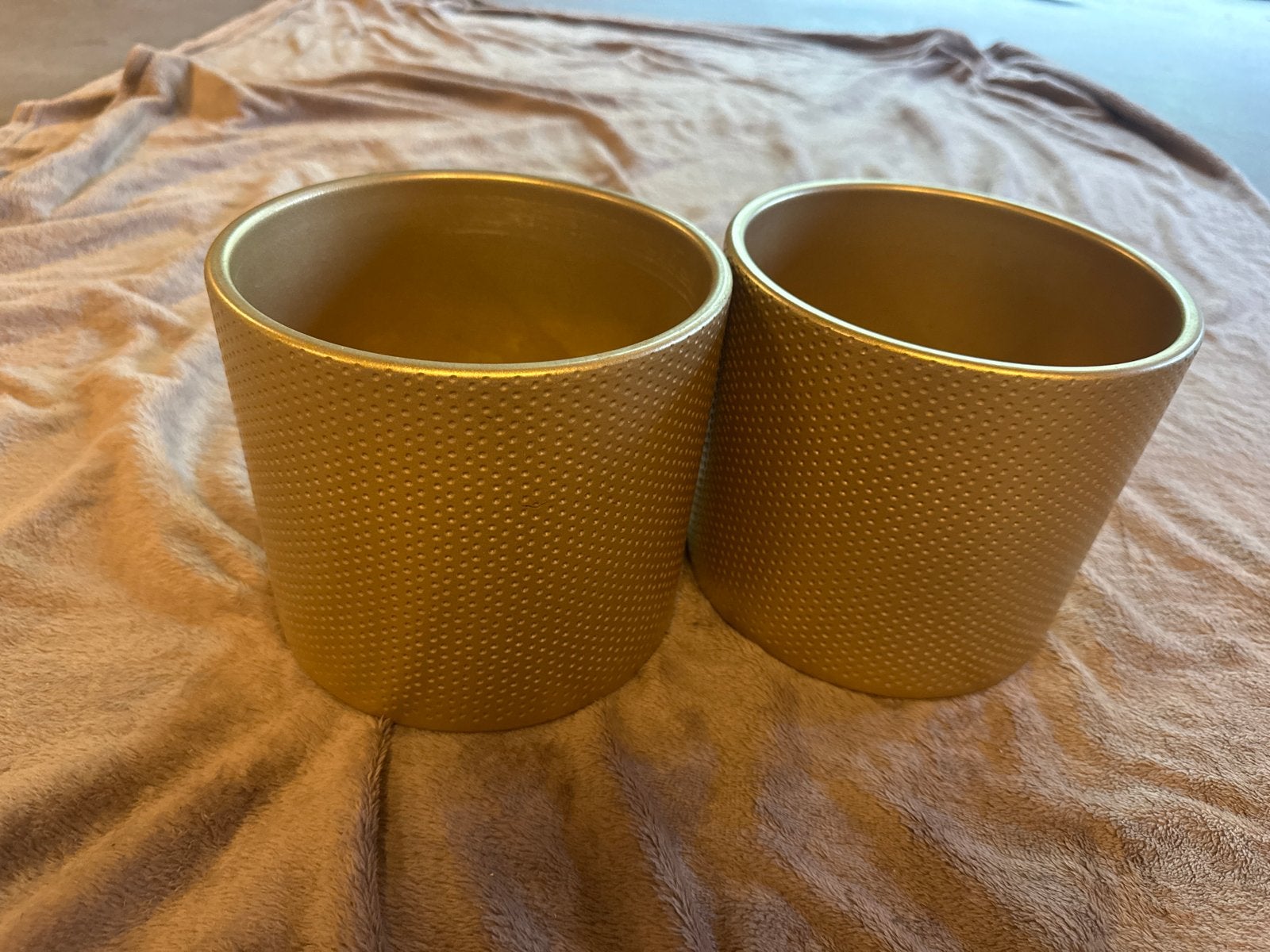 Set van 2 gouden bloempotten Mica Decorations, Overige materialen, Rond, Binnen, Zo goed als nieuw
