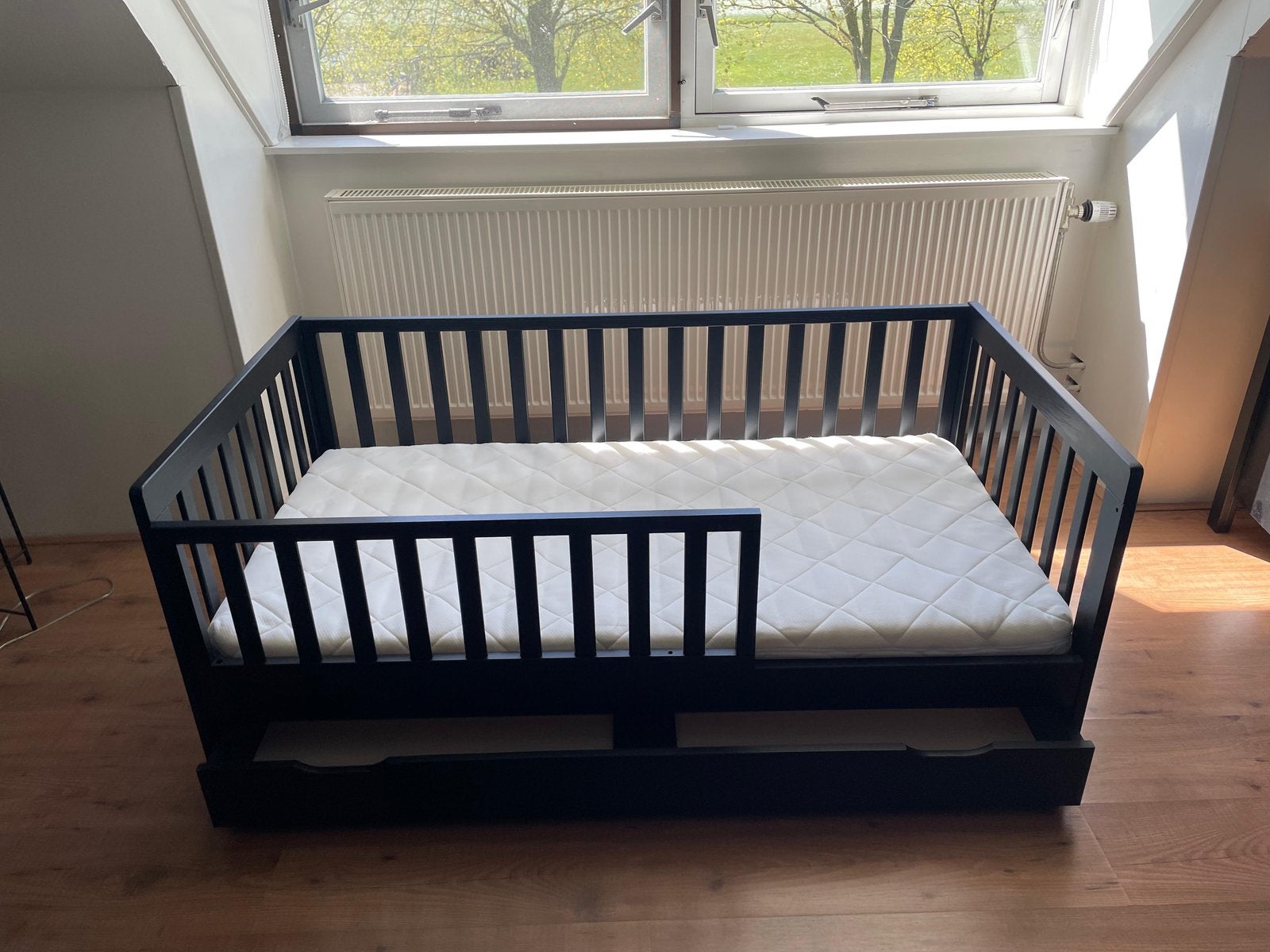 Peuterbed Petite Amélie 140x70 zwart, Ophalen, Gebruikt, 70 tot 85 cm, 140 tot 160 cm